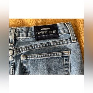 Size 5 Women’s Vintage Canyon River Blues